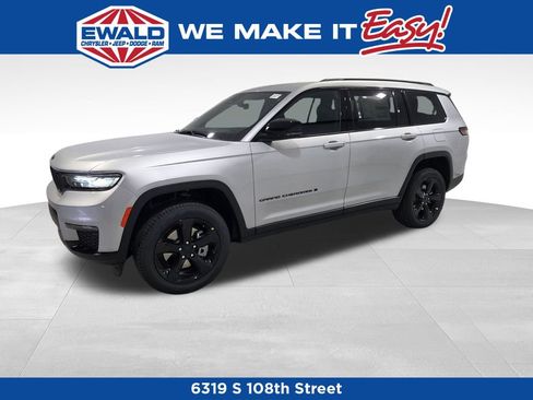 New 2025 Jeep Grand Cherokee L Limited w/ Black Appearance Package image 17
