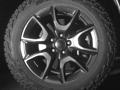 Used 2025 Jeep Compass Trailhawk AWD/4WD image 13