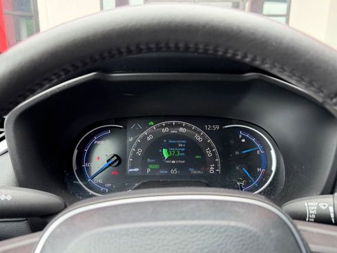 Used 2024 Toyota RAV4 XSE AWD/4WD image 16