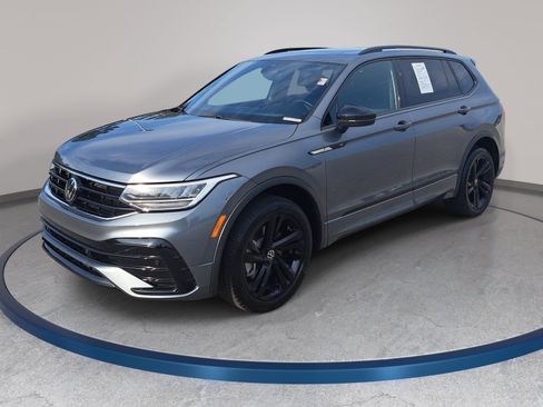 Used 2023 Volkswagen Tiguan SE R-Line FWD image 1