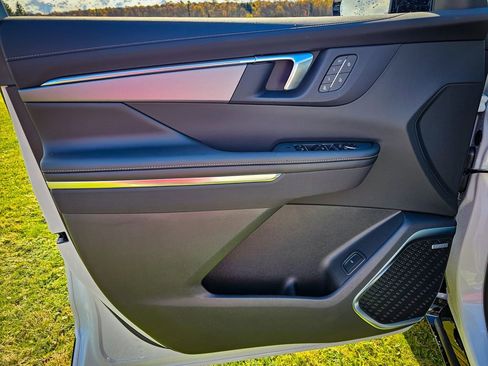 New 2026 Buick Enclave Sport Touring w/ Power Package image 10