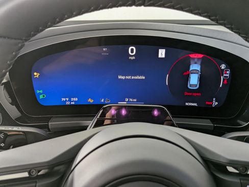 New 2026 Porsche Macan Electric RWD image 16