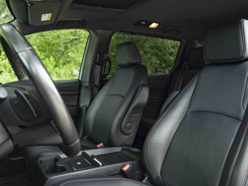 Used 2025 Honda Odyssey Sport-L image 17
