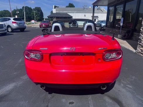 Used 2009 MAZDA MX-5 Miata Sport RWD image 3