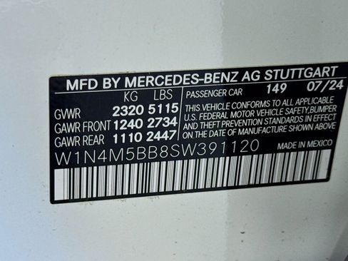 New 2025 Mercedes-Benz GLB 35 AMG 4MATIC image 29