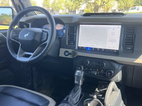 New 2026 Ford Bronco Big Bend w/ Black Diamond Package AWD/4WD image 3