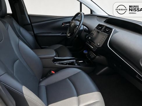Used 2022 Toyota Prius XLE FWD image 10