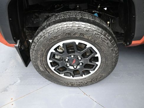 Certified 2025 Toyota Tacoma TRD Off-Road image 25