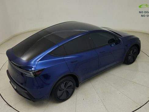 Used 2026 Tesla Model Y 2WD image 27