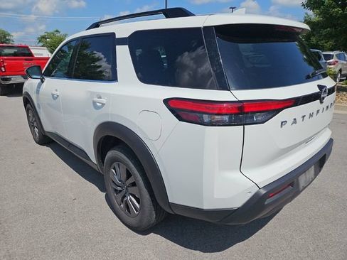 Used 2025 Nissan Pathfinder SV AWD/4WD image 4
