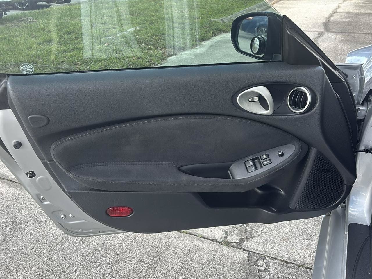 Used 2013 Nissan 370Z Touring w/ Sport Pkg RWD image 9