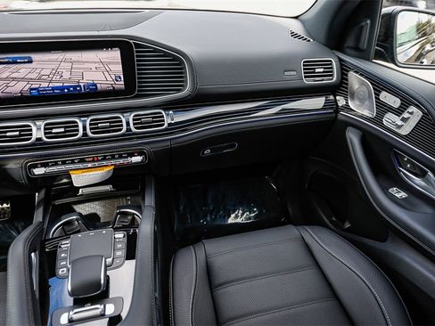 New 2026 Mercedes-Benz GLS 580 4MATIC image 15