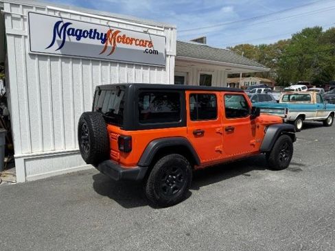 Used 2018 Jeep Wrangler Unlimited Sport image 3