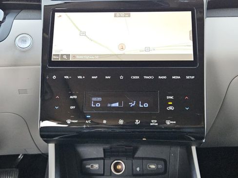 Used 2022 Hyundai Tucson Limited image 11