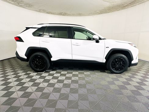 Used 2023 Toyota RAV4 XLE FWD image 2