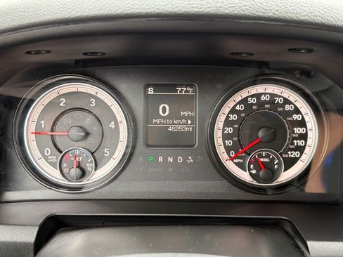 Used 2016 RAM 2500 Tradesman w/ Chrome Appearance Group AWD/4WD image 11