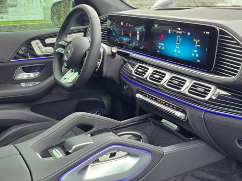 New 2026 Mercedes-Benz GLS 63 AMG 4MATIC image 32