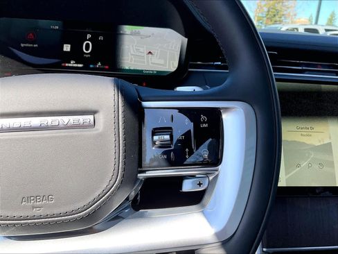 New 2026 Land Rover Range Rover SE image 18