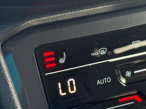Used 2023 Volkswagen Tiguan SE FWD image 18