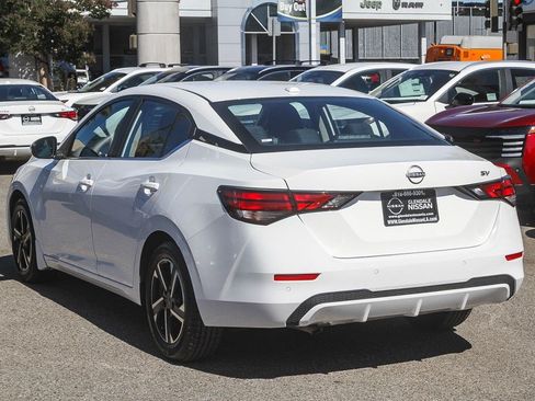 Used 2024 Nissan Sentra SV FWD image 6
