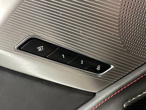 Used 2022 Chevrolet Corvette Stingray Premium Conv w/ Z51 Performance Package RWD image 17