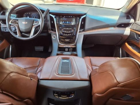 Used 2019 Cadillac Escalade Premium Luxury image 12