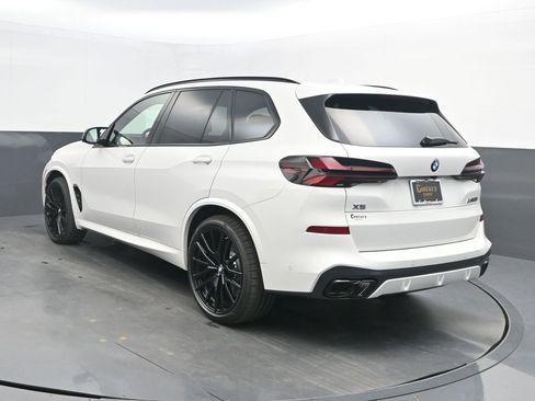 New 2026 BMW X5 M60i image 3