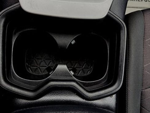 Used 2019 Toyota RAV4 XLE FWD image 25