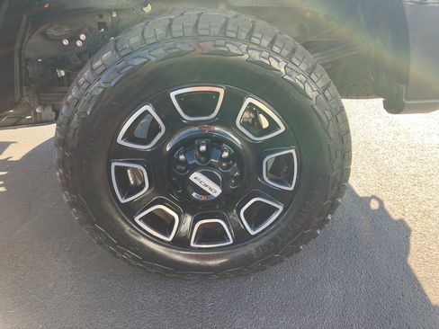 Used 2025 Ford F350 Platinum image 14