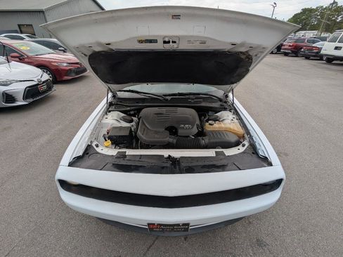 Used 2018 Dodge Challenger SXT image 11