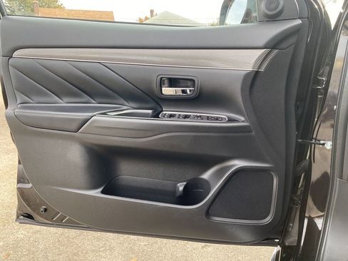 Used 2020 Mitsubishi Outlander SEL image 11