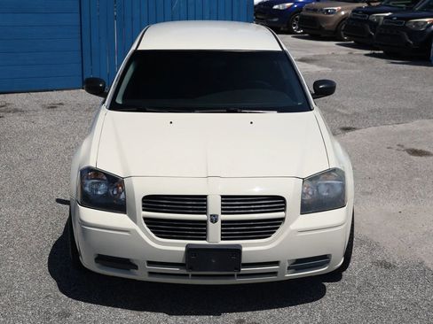 Used 2005 Dodge Magnum SE RWD image 11