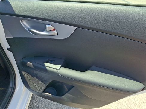 Used 2022 Kia Forte LXS FWD image 18