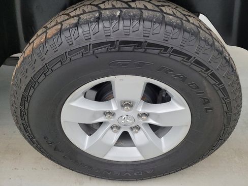 Used 2020 RAM 1500 Classic SLT image 31