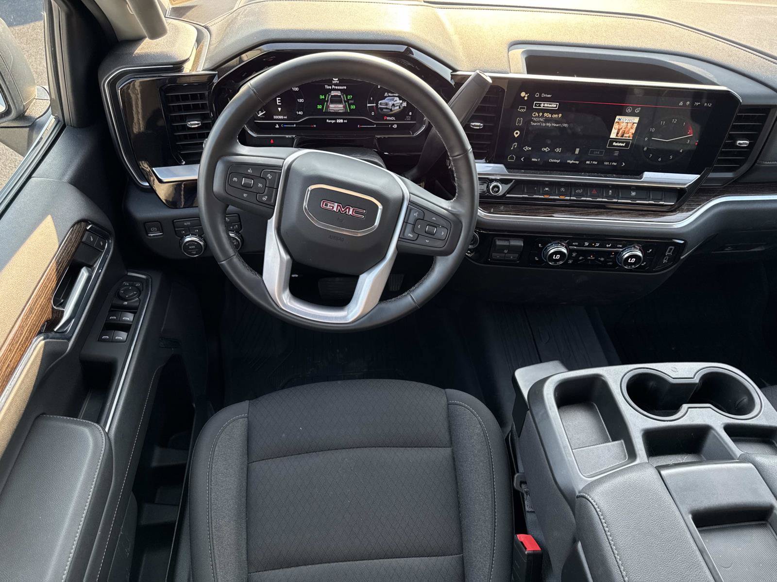 Used 2023 GMC Sierra 1500 SLE AWD/4WD image 13