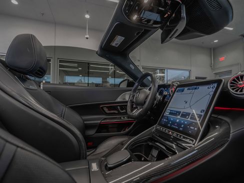 Used 2022 Mercedes-Benz SL 55 AMG 4MATIC image 18