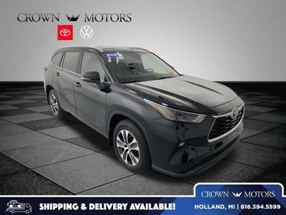 Used 2023 Toyota Highlander XLE
