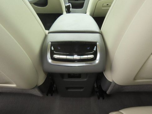 Used 2020 Cadillac XT6 Premium Luxury FWD image 20