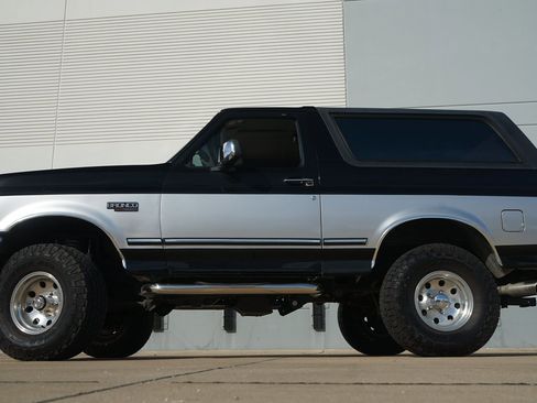 Used 1995 Ford Bronco XLT image 7