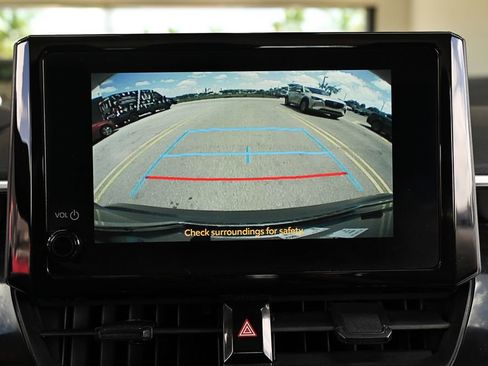 Used 2025 Toyota Corolla LE image 21