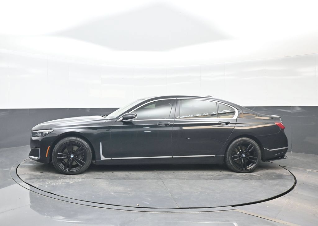Used 2022 BMW 740i xDrive w/ Premium Package AWD/4WD image 3