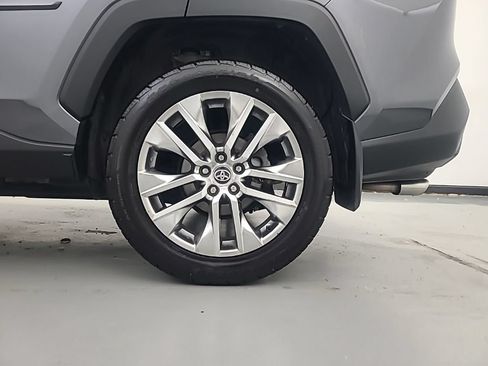 Used 2021 Toyota RAV4 XLE Premium AWD/4WD image 10