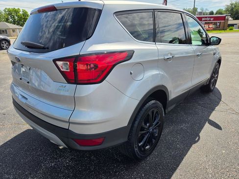 Used 2019 Ford Escape SE FWD image 3