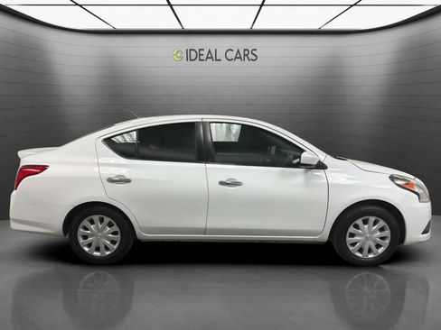 Used 2016 Nissan Versa SV FWD image 6