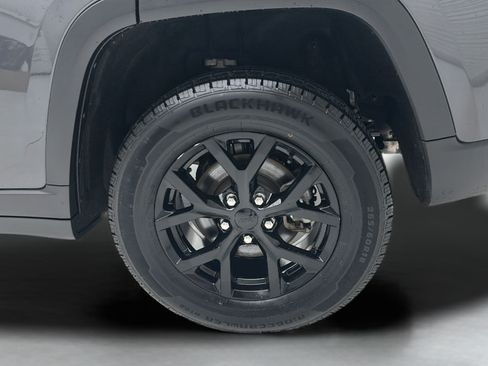 Used 2024 Jeep Grand Cherokee Altitude AWD/4WD image 9