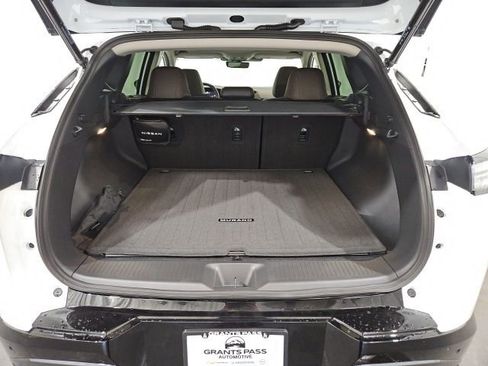 New 2026 Nissan Murano Platinum w/ Cargo Package image 12