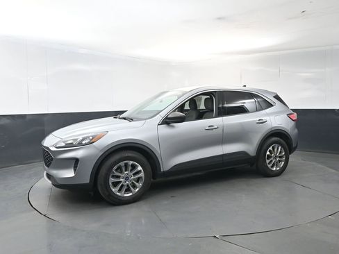 Used 2022 Ford Escape SE w/ Convenience Package AWD/4WD image 2