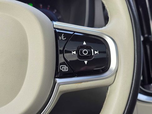 Used 2024 Volvo S60 B5 Plus image 31