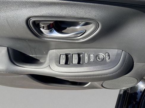 Used 2026 Honda HR-V LX image 17