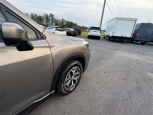 Used 2020 Subaru Forester Premium image 23